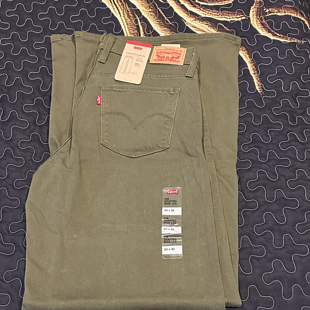 Levi's Classic Khaki Jeans